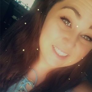 Meet your Posher, Molissa